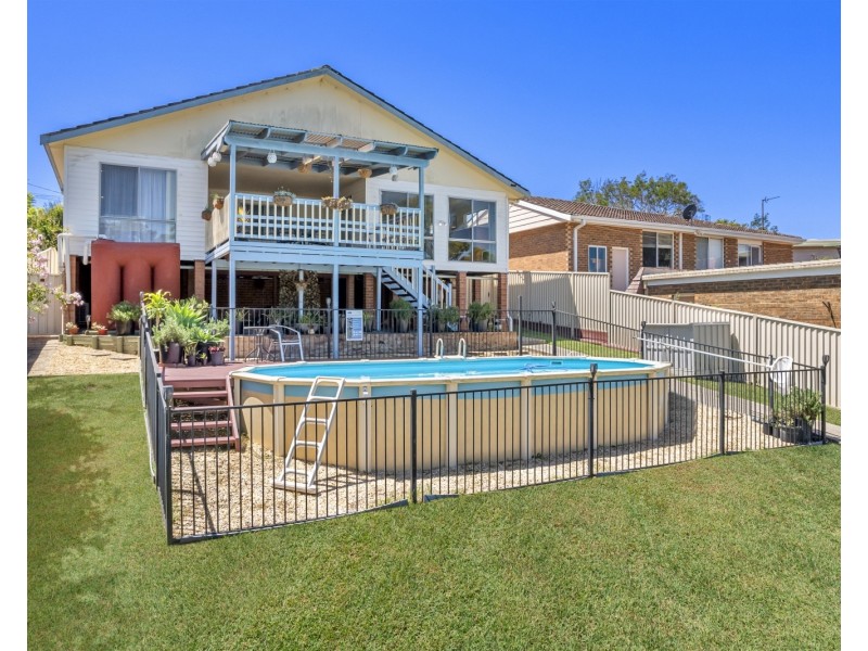 11 Sunset Street, Wyoming NSW 2250