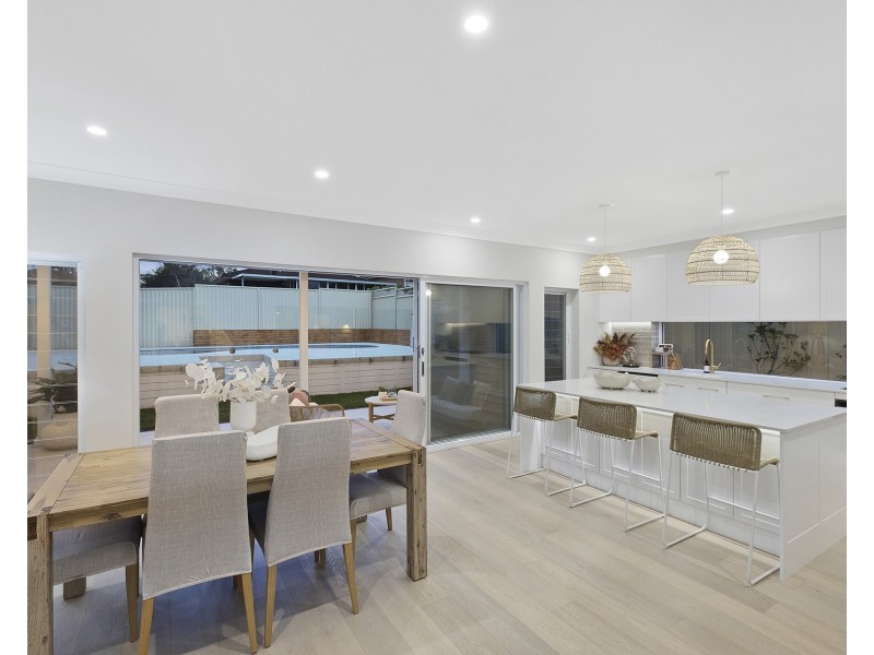 8 Walch Avenue, Bateau Bay NSW 2261