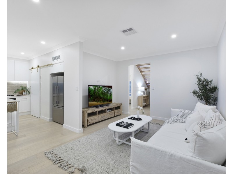 8 Walch Avenue, Bateau Bay NSW 2261