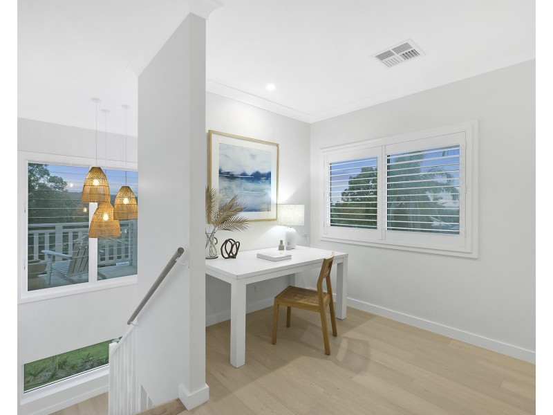 8 Walch Avenue, Bateau Bay NSW 2261