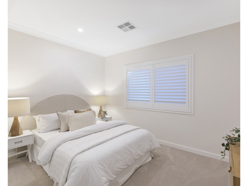 8 Walch Avenue, Bateau Bay NSW 2261