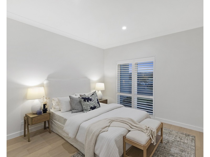 8 Walch Avenue, Bateau Bay NSW 2261