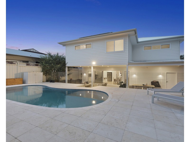 8 Walch Avenue, Bateau Bay NSW 2261