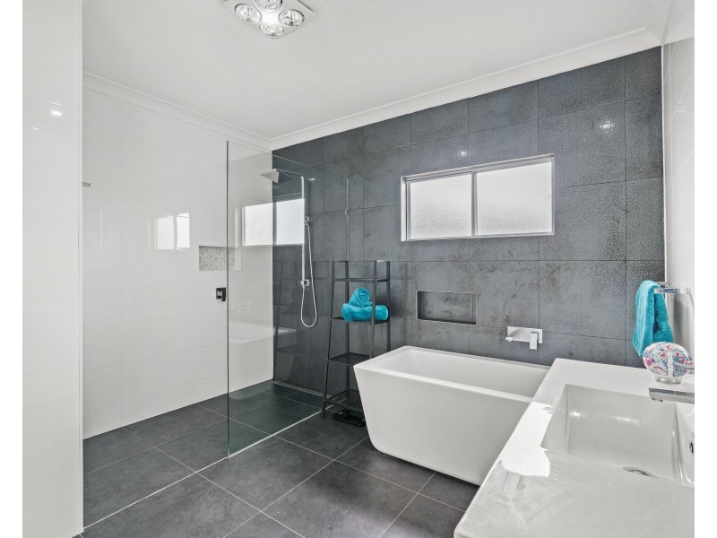 17 Braemar Drive, Wamberal NSW 2260