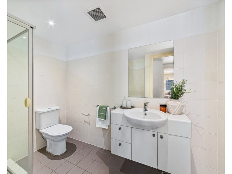 311/80 John Whiteway Drive, Gosford NSW 2250
