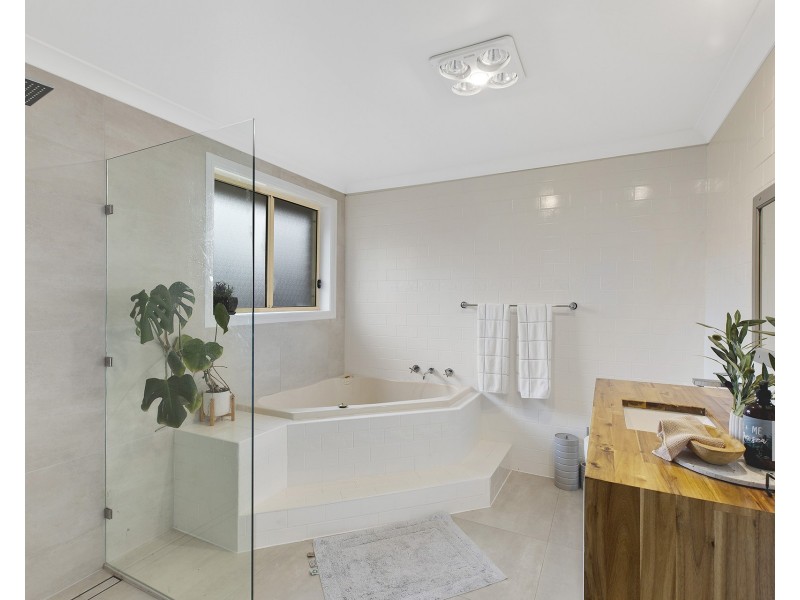 16 Flakelar Crescent, Terrigal NSW 2260