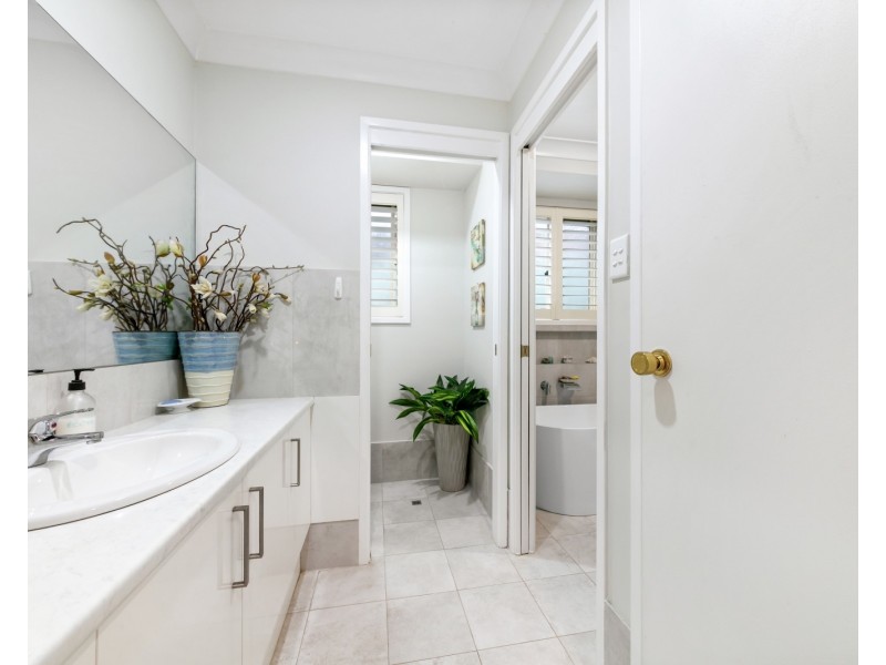 3 Greenvale Road, Green Point NSW 2251