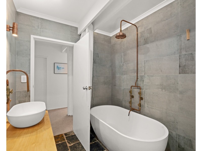 57 Easter Parade, North Avoca NSW 2260