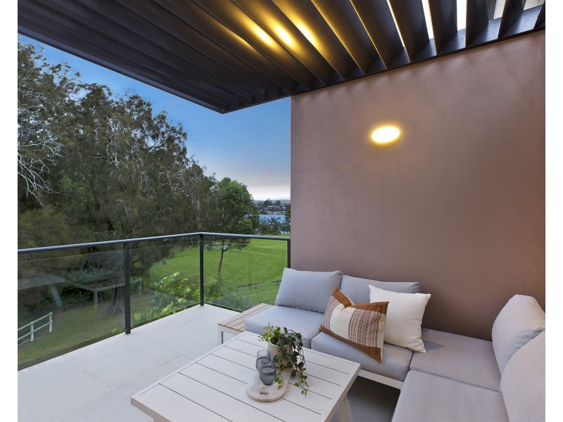 8/5 George Street, East Gosford NSW 2250