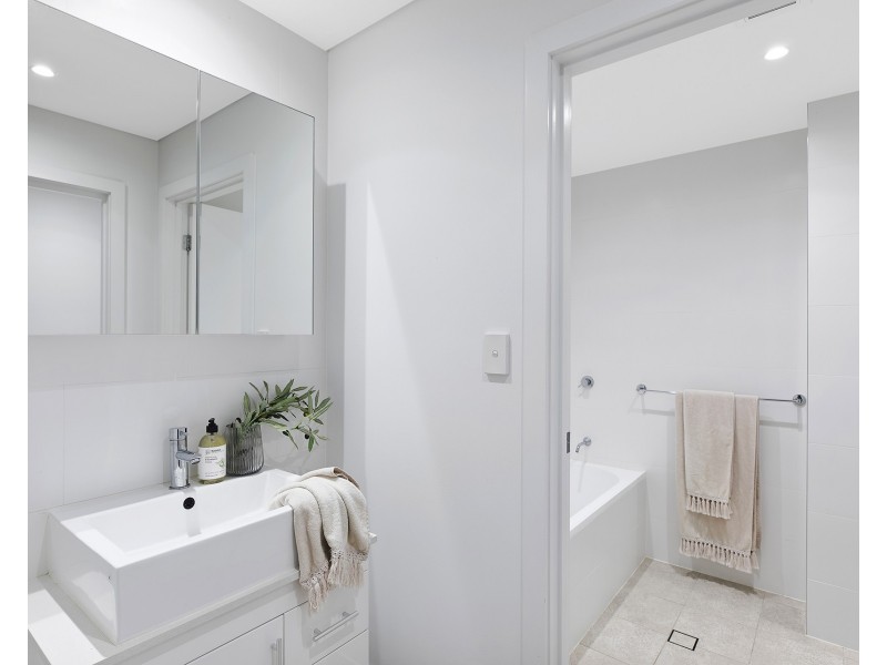 8/5 George Street, East Gosford NSW 2250