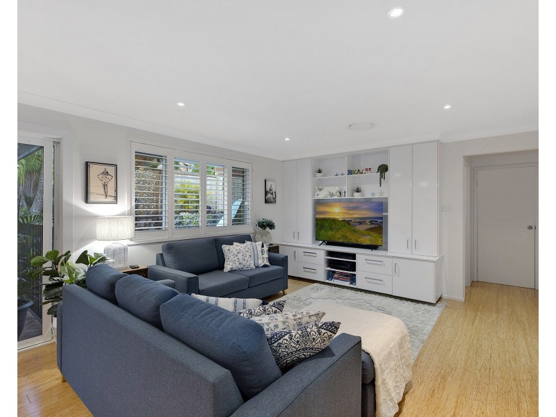 6 Michele Close, Green Point NSW 2251