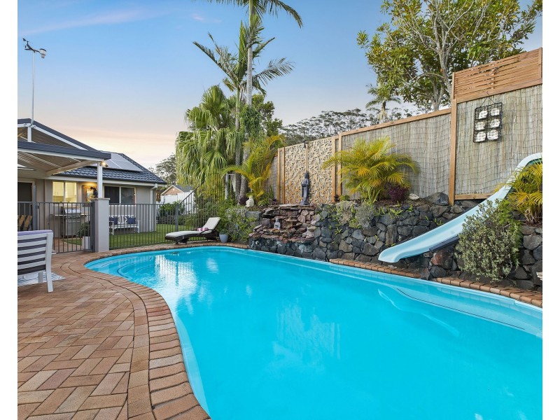 6 Michele Close, Green Point NSW 2251