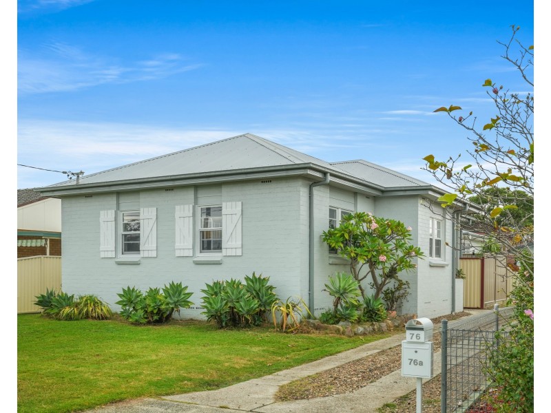 76 Kathleen White Crescent, Killarney Vale NSW 2261