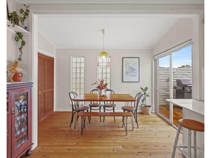76 Kathleen White Crescent, Killarney Vale NSW 2261