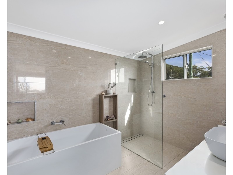 714 The Entrance Road, Wamberal NSW 2260