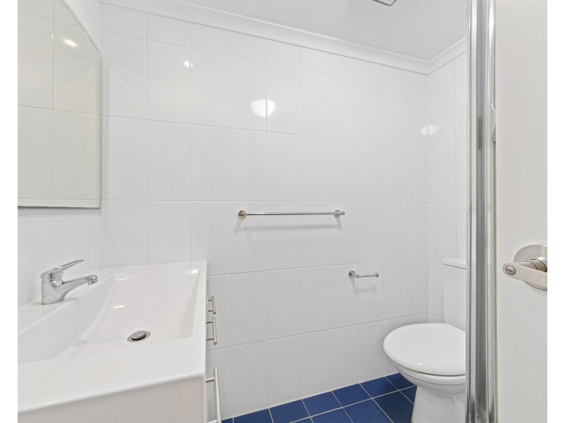 13/12 Baker Street, Gosford NSW 2250