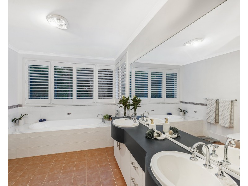 14 Day Dawn Place, Erina NSW 2250