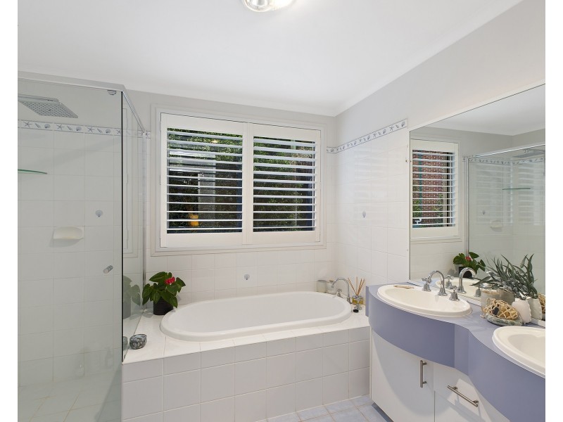 14 Day Dawn Place, Erina NSW 2250