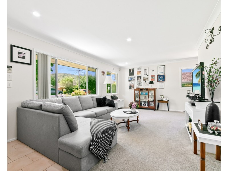 11 Sunset Street, Wyoming NSW 2250