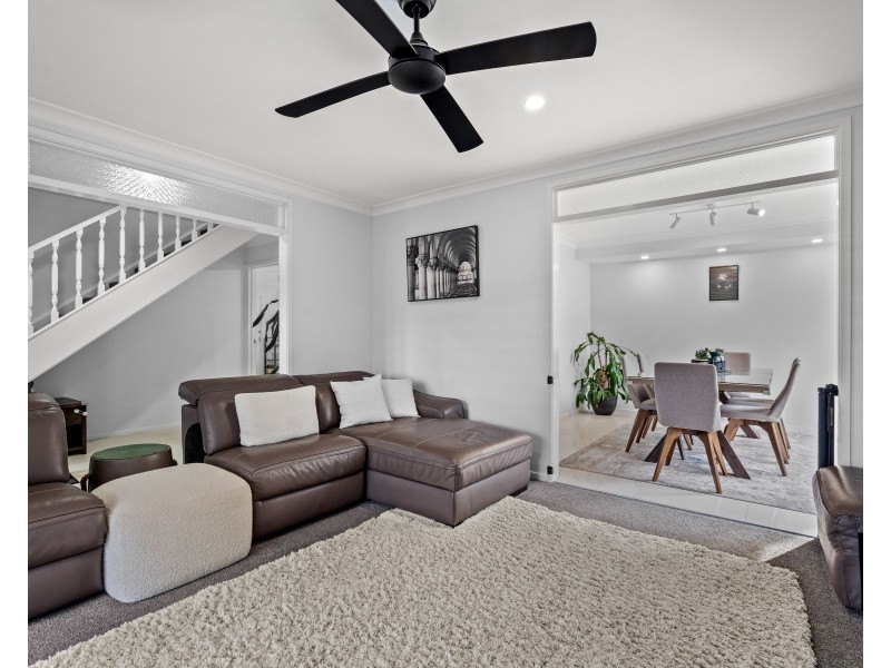 11 Blue Wren Close, Green Point NSW 2251