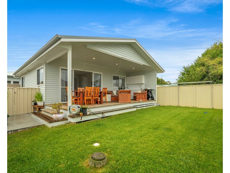 76a Kathleen White Crescent, Killarney Vale NSW 2261