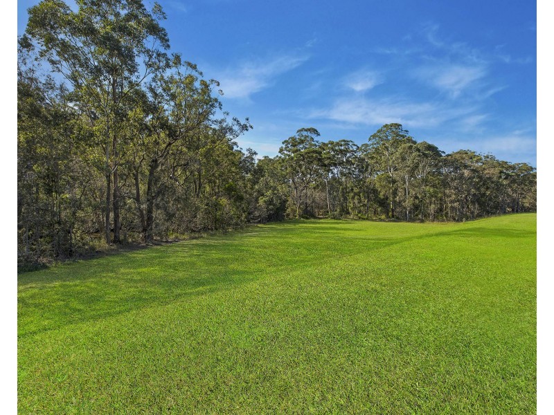 8 Winani Road, Erina NSW 2250