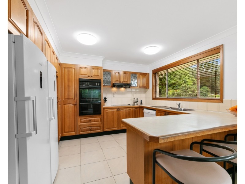 6 Narelle Close, Lisarow NSW 2250