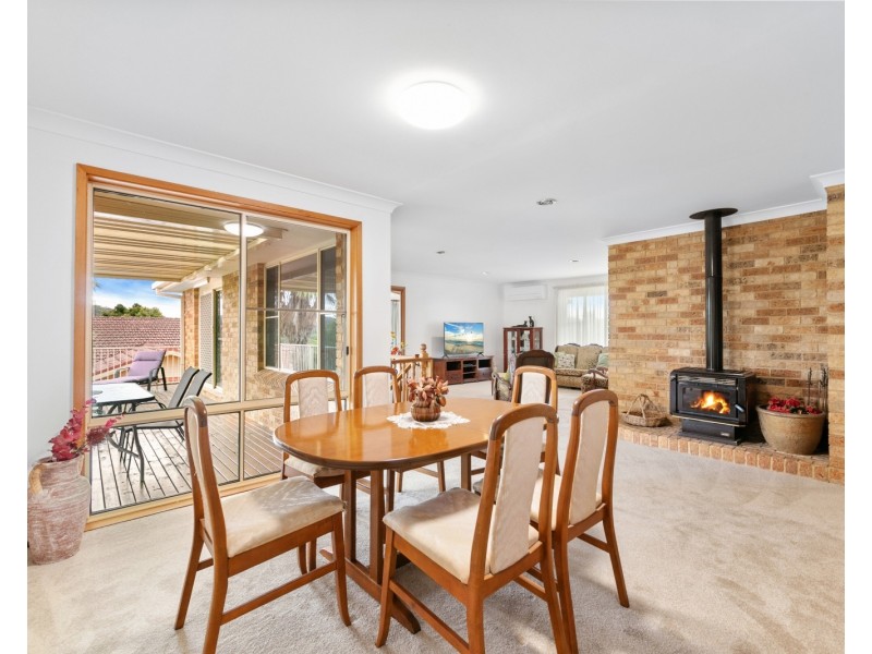 6 Narelle Close, Lisarow NSW 2250