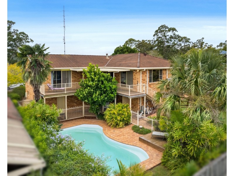 6 Narelle Close, Lisarow NSW 2250