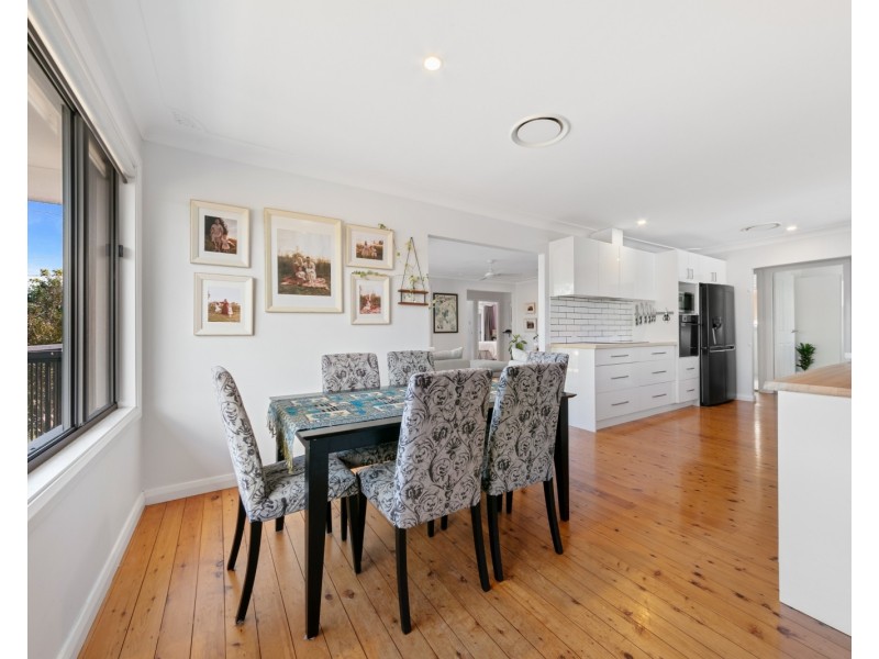 8 Booth Street, Wyoming NSW 2250