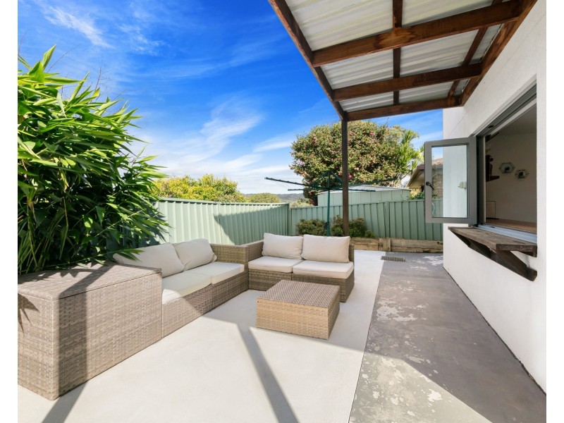 8 Booth Street, Wyoming NSW 2250