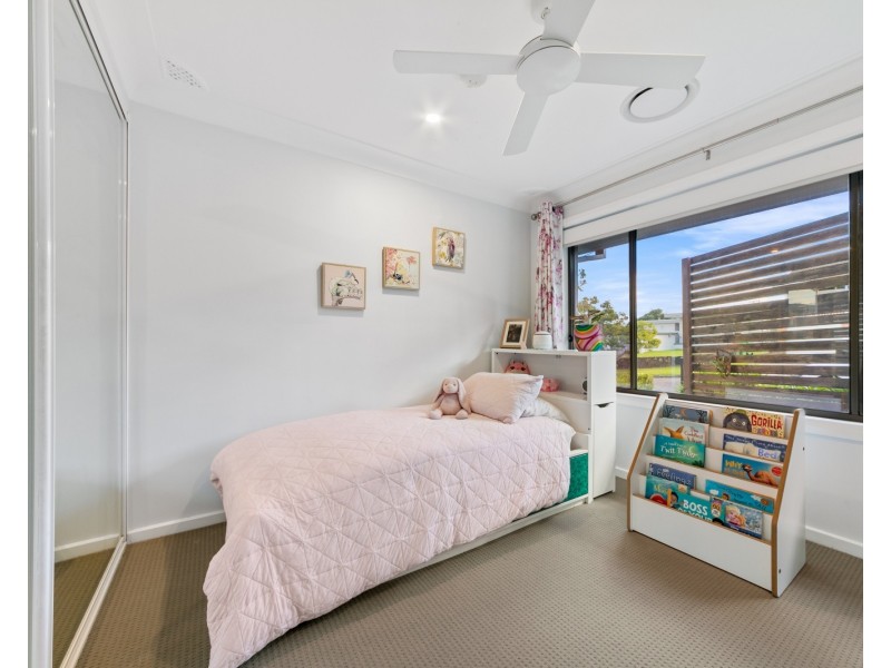 8 Booth Street, Wyoming NSW 2250