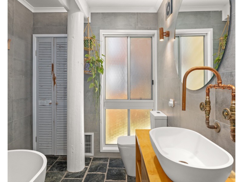 57 Easter Parade, North Avoca NSW 2260