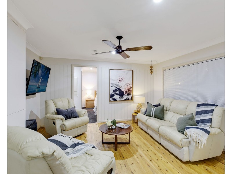 19 Platypus Road, Berkeley Vale NSW 2261