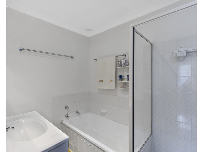 19 Platypus Road, Berkeley Vale NSW 2261