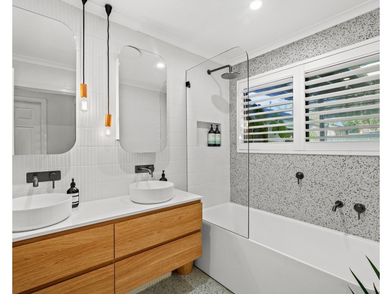 24 Isis Street, Wyoming NSW 2250
