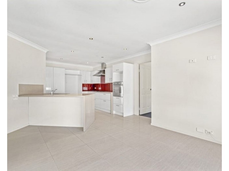 83 Bundilla Parade, Berkeley Vale NSW 2261