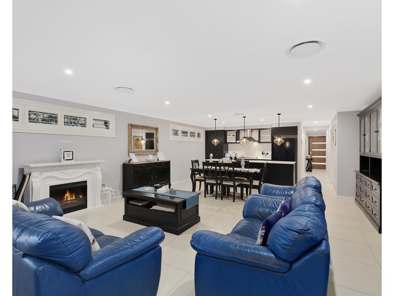 21 Guss Cannon Close, Green Point NSW 2251