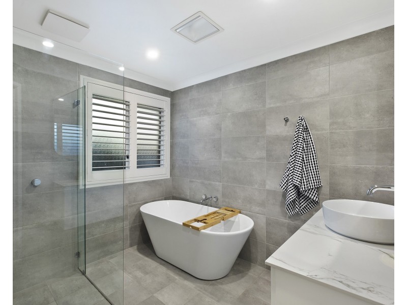 51 Thames Drive, Erina NSW 2250