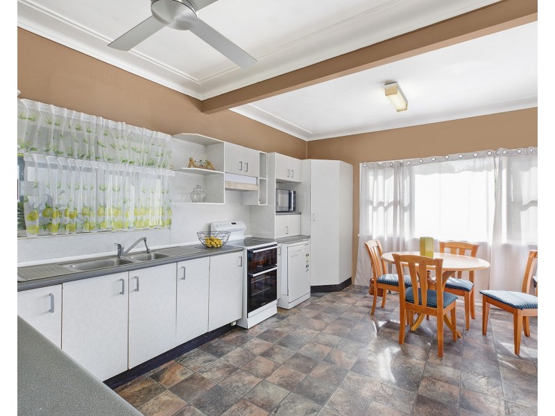 1 Cambridge Circle, Ourimbah NSW 2258