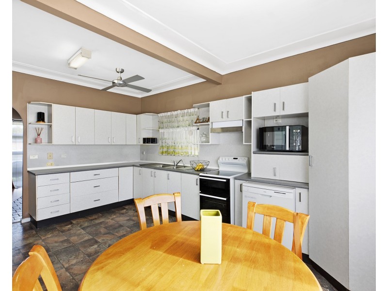 1 Cambridge Circle, Ourimbah NSW 2258