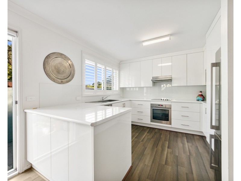 1/12 Redgrove Street, Green Point NSW 2251