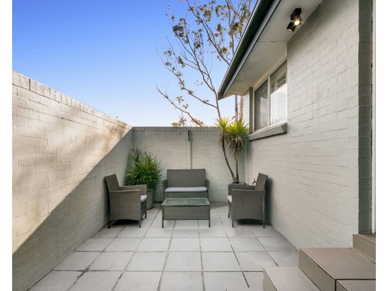 1/12 Redgrove Street, Green Point NSW 2251