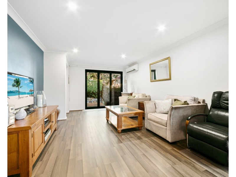 1/12 Redgrove Street, Green Point NSW 2251