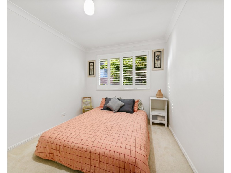 1/12 Redgrove Street, Green Point NSW 2251