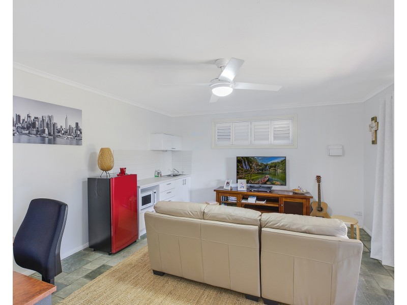 1/27 John Street, Forresters Beach NSW 2260