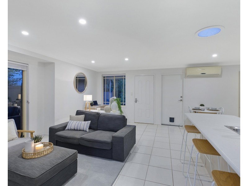 2/4 Jessie Riley Avenue, Erina NSW 2250