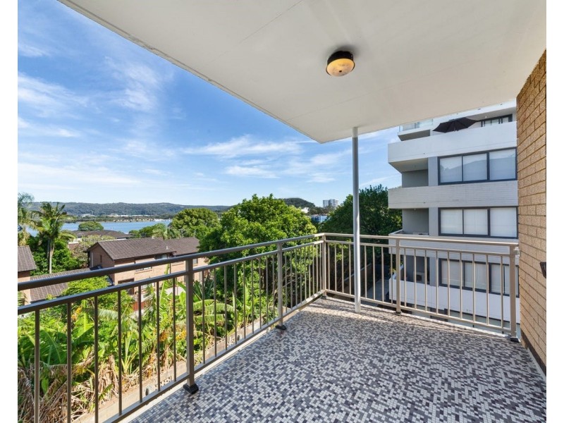 4/148 Albany Street, Point Frederick NSW 2250