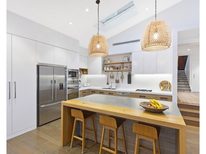 36 Lake Shore Drive, North Avoca NSW 2260