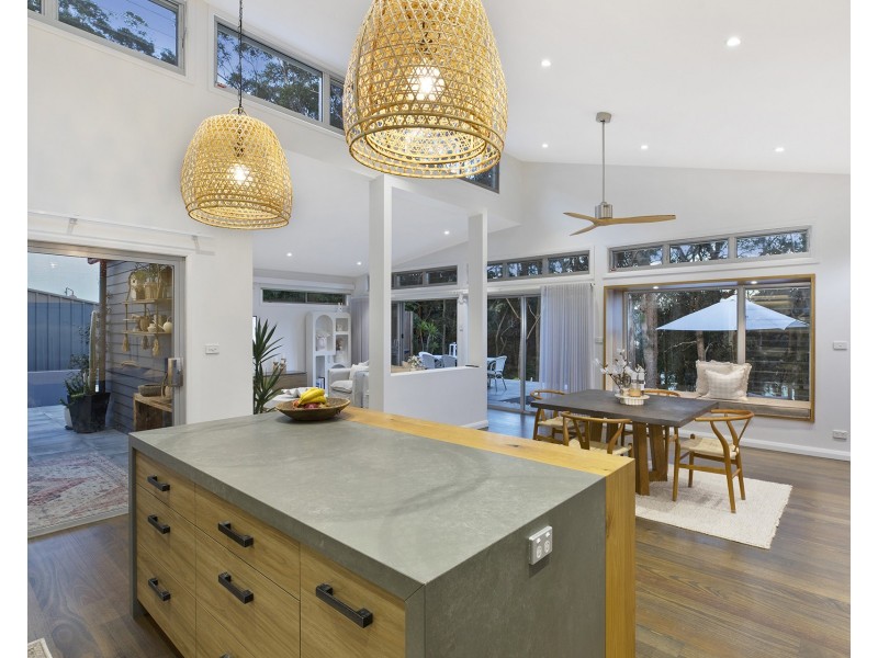 36 Lake Shore Drive, North Avoca NSW 2260